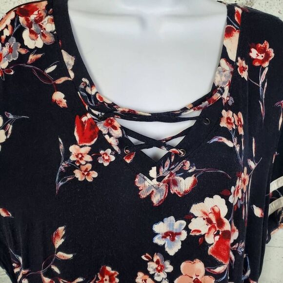 Maurices XXL Floral Criss Cross Tee Navy Red Stripe Sleeve Stretch Top - Picture 2 of 8